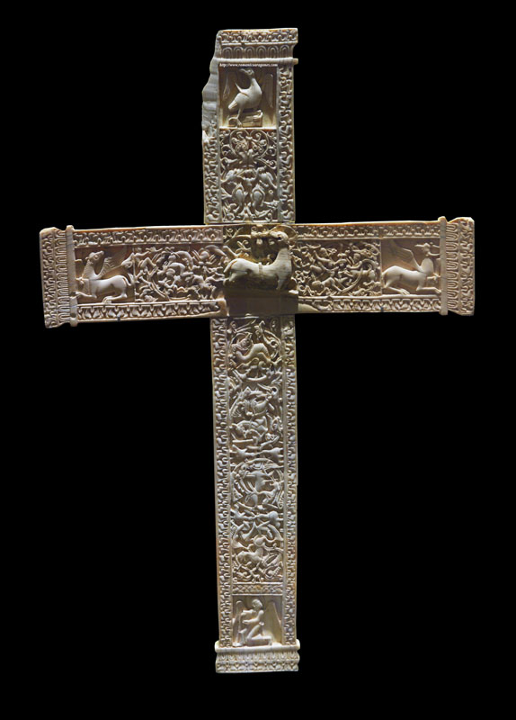 ANASTASIS EN LA PORCIÓN SUPERIOR DE LA CRUZ DE DON FERNANDO Y DOÑA SANCHA